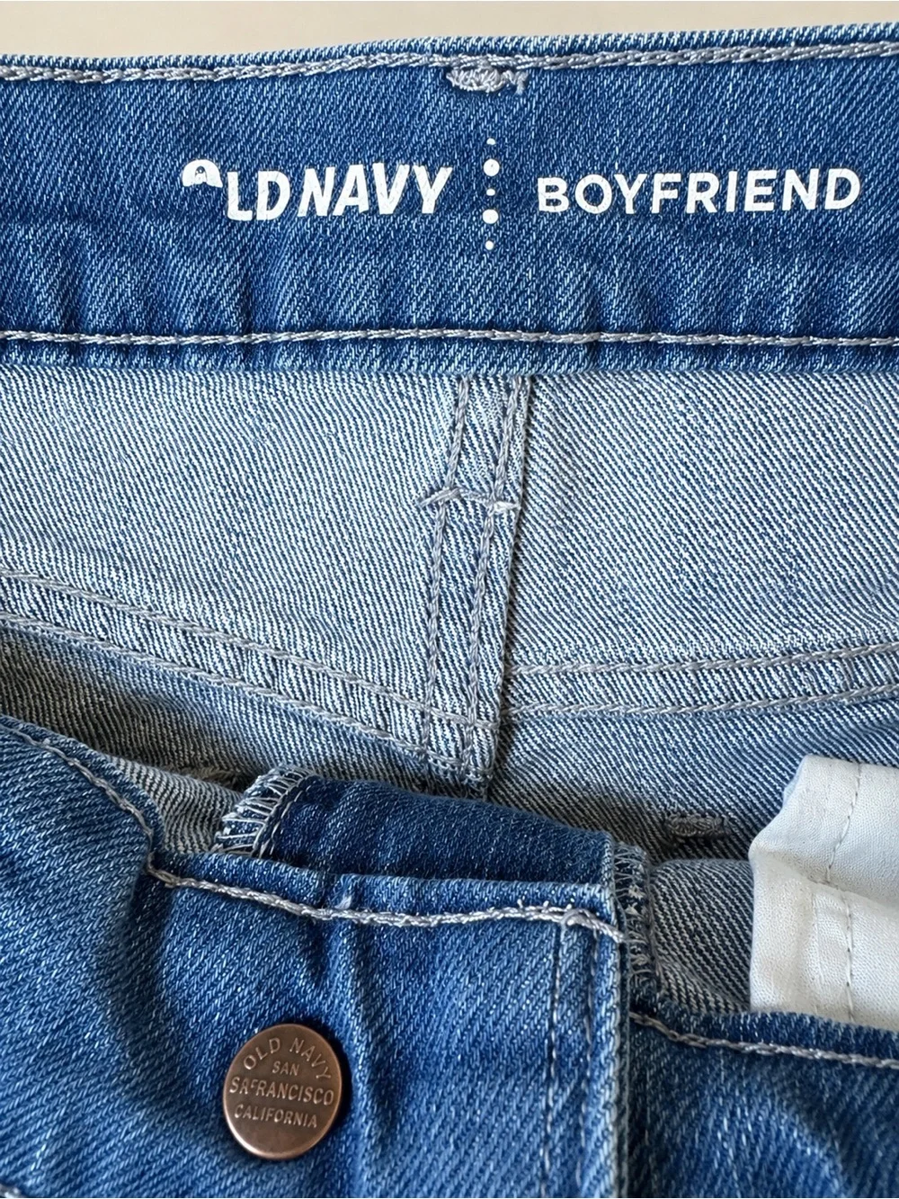 Old Navy Boyfriend Distressed Denim Shorts size 8